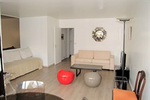 short term rental of a studio for 5 guests on rue de Sèvres Paris 6th