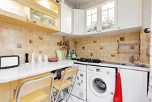 Weekly 2-room apartment rental for 2 in Daumesnil area, on rue du Docteur Goujon, Paris 12th