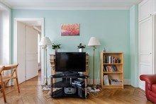 short term rental apartment furnished for 5 persons Paris boulevard du Montparnasse XIV