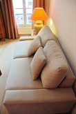 spacious apartment to rent monthly sleeps 4 in place de l'Etoile paris XVII