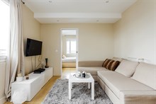 Luxury 2 room apartment for 2 or 4, furnished terrace near Pont de Saint Cloud at Boulogne near Paris