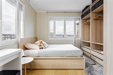 Short term rental of 2 room flat for 2 to 4 with furnished terrace Boulogne, Pont de Saint Cloud metro, near Paris