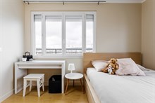 Family vacation rental, short term apartment near Paris in Boulogne, Terrace, sleeps 2 or 4