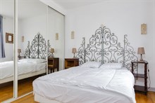 Spacious 3-room apartment comfortably sleeps four, Plaisance Paris 14th, Short-term lodging