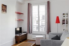 Romantic getaway for 2 in apartment in Saint Georges quarter of Paris 9th arrondissement, double bedroom, kitchen, near Moulin Rouge