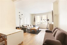 Short-term rental of an apartment for 4 on rue de Siam Paris 16th