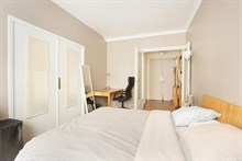 spacious apartment rental sleeps 4 rue de Siam Paris 16th