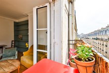 Furnished short-term rental recently refurbished one bedroom for two with balcony in Montmartre Paris, eigteenth district