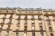 Furnished short-term rental recently refurbished one bedroom for two with balcony in Montmartre Paris, eigteenth district