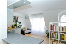 Large studio to rent short-term for two around the corner from the metro in Lilas