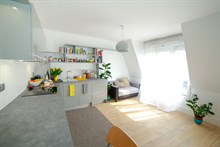 Large studio to rent short-term for two around the corner from the metro in Lilas