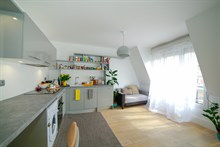 Large studio to rent short-term for two around the corner from the metro in Lilas