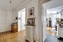 Fully furnished apartment for rent in center of Paris, sleeps 2 or 3, ground floor, short term or extended vacation rental, Paris 6th