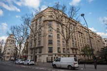 Monthly furnished rental one bedroom for two with terrace facing "Exelmans Auteil" Paris sixteenth district