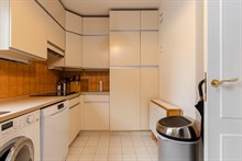 Fully furnished apartment with large kitchen and spacious bedroom in Paris 16th in Trocadero, monthly rental