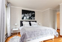 Authentic Parisian 2 bedroom apartment for business stays in Paris 16th near Trocadero, monthly stays