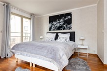 Fully furnished apartment with large kitchen and spacious bedroom in Paris 16th in Trocadero, monthly rental