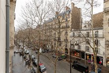 Authentic Parisian 2 bedroom apartment for business stays in Paris 16th near Trocadero, monthly stays