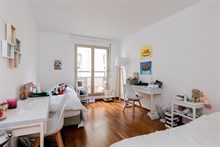 Authentic Parisian 2 bedroom apartment for business stays in Paris 16th near Trocadero, monthly stays