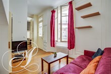 Monthly accommodation for 4 to 6 in luxurious furnished 2-bedroom flat near between Montmartre & Grands Boulevards, Paris IX
