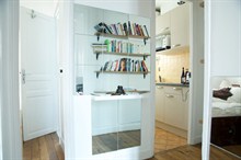 furnished apartment to rent short term sleeps 4 guests in Golden Triangle Paris XI