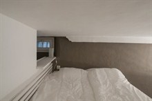 spacious apartment rental sleeps 2 near Grands Boulevards Paris 2nd