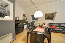 elegant 2 bedroom apartment to rent for 4 guests in Village D'Auteuil 16th district Paris