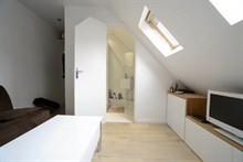 contemporary apartment for 2 guests to rent short term boulevard Voltaire Paris 11th