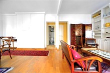 charming weekend rental for 6 guests 1200 sq ft rue Saint Charles Paris