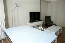 Spacious 2-room monthly rental for 4, rue Broca, Paris 5th