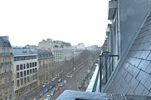 weekend rental apartment for 2 people along Avenue D'Iéna Paris XVI