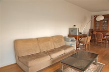 Weekly or monthly rental in spacious 2-room apartment w/ balcony, equipped for business stays, rue Lecourbe Paris 15th