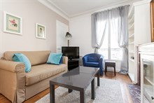 Monthly rental in 3 room apartment for 6 located at Avenue de Versailles, Paris 16th