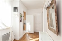 Short-term apartment rental in fully equipped 3-room apartment for 6 at Avenue de Versailles, Paris 16th
