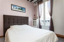 Weekly rental of a spacious, furnished 2-room apartment for 4 w/ balcony, rue de la Convention Paris 15th