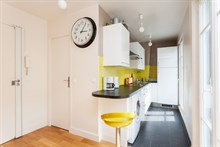 Weekly rental of a spacious, furnished 2-room apartment w/ long balcony on rue de Courcelles, Paris 17th