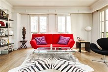 short term rental of apartment for 2 to 4 guests furnished in Saint Germain des Prés Paris 6th