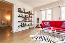 furnished apartment to rent sleeps 2 or 4 guests in the heart of Saint Germain des Prés paris 6th