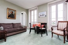 Weekly rental apartment furnished and equipped for 4 on rue Fabert Invalides, Paris 7th