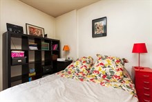 Short-term lodging for 4 in furnished 3-room flat w/ 2 bedrooms and balcony, rent by week or month, Republique Paris X