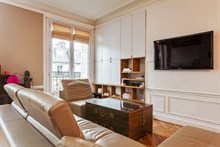 Well-lit spacious apartment for 4 in le Marais, 2-bedrooms with balcony, weekly or monthly rental, Turbigo Paris III