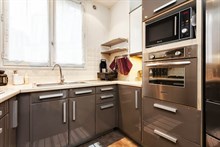 4-person holiday flat for weekly or monthly rent on rue Turbigo, Paris 3rd: 3 spacious rooms and balcony, furnished