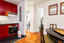 4-person holiday flat for weekly or monthly rent on rue du Temple, Paris 4th: 3 spacious rooms, furnished