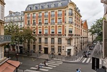 Modern studio apartment on rue des Dames, short-term accommodation in Batignolles, Paris 17th