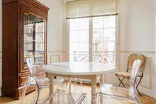 Short-term apartment rental for 4 w/ spacious double bedrooms, Convention Paris 15th