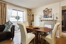 Romantic monthly vacation rental, turn-key w/ 2 modern bedrooms steps from Commerce Paris 15th