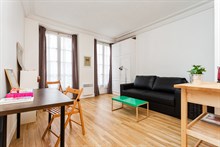 Short-term 2-person studio apartment rental, modern, furnished, Paris 2nd