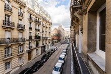 Romantic stay for 2 in furnished studio apartment in quaint Motte Picquet Grenelle area, Paris 15th