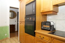 4-person holiday flat for weekly or monthly rent in Kremlin Bicetre, near Paris 13th, 3 spacious rooms, furnished