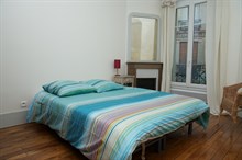 Furnished accommodation for 4 in spacious 3-room flat available for rent by week or month, boulevard de Grenelle, Paris XV